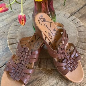BareTraps Brown Woven Slide Sandals